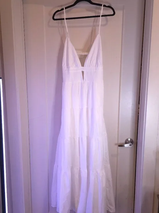 Lightweight White Tiered Maxi Dress - Picture 6 of 8